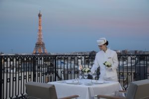 The Peninsula Hotel: Warmup no coração de Paris